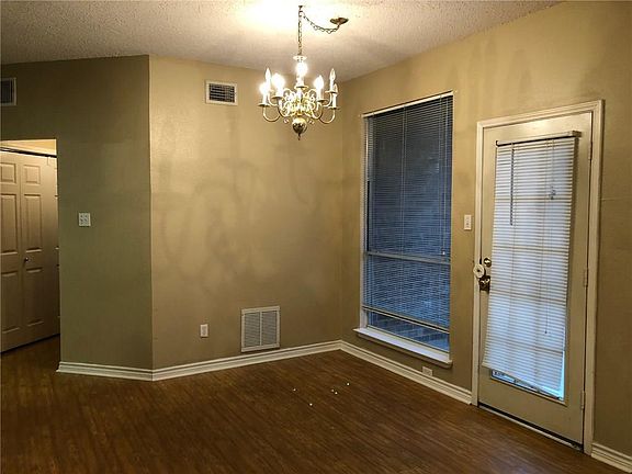 5th image of 2812 Helen Ln