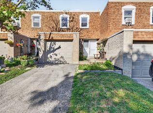 850 Huntingwood Dr #15, Toronto, ON M1T2L9