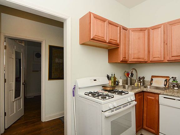 5th image of 2347 W 24th Pl #R2