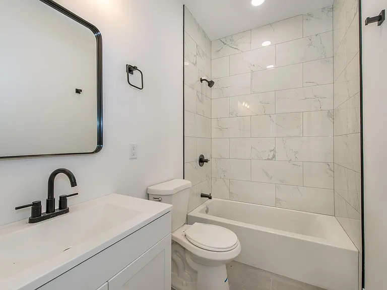 17 N Weiss St #2 — Photo 4