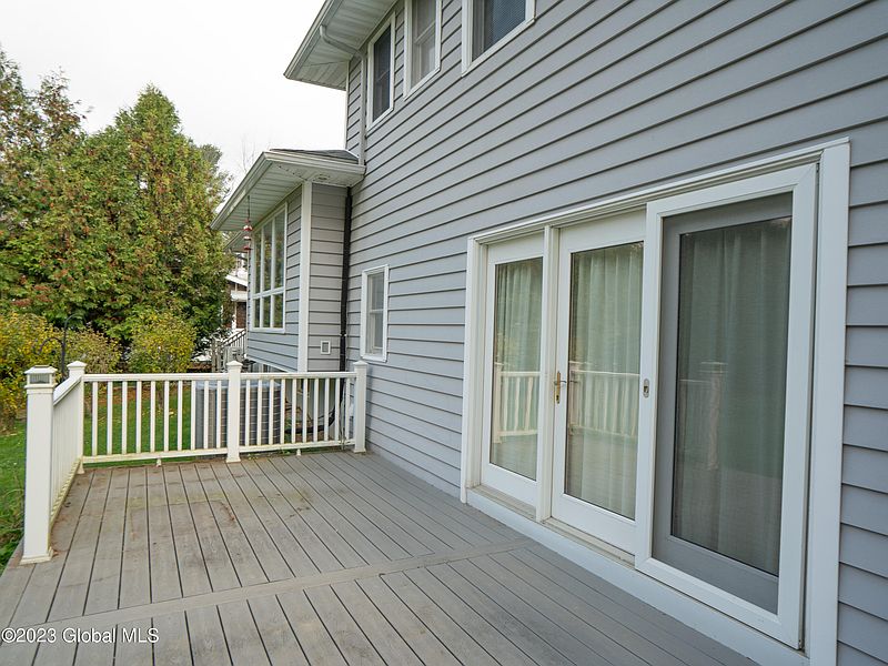 4th image of 107 Robb Road