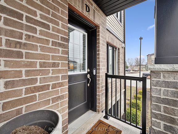 3rd image of 164 Rochefort St #D