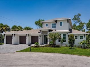 2854 Coach House Way, Naples, FL 34105