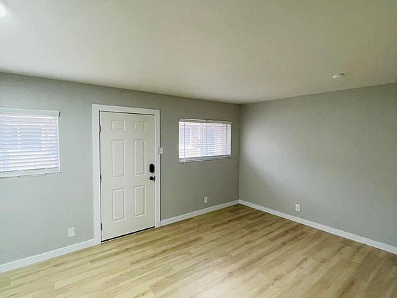 3rd image of 4160 Folsom Ave
