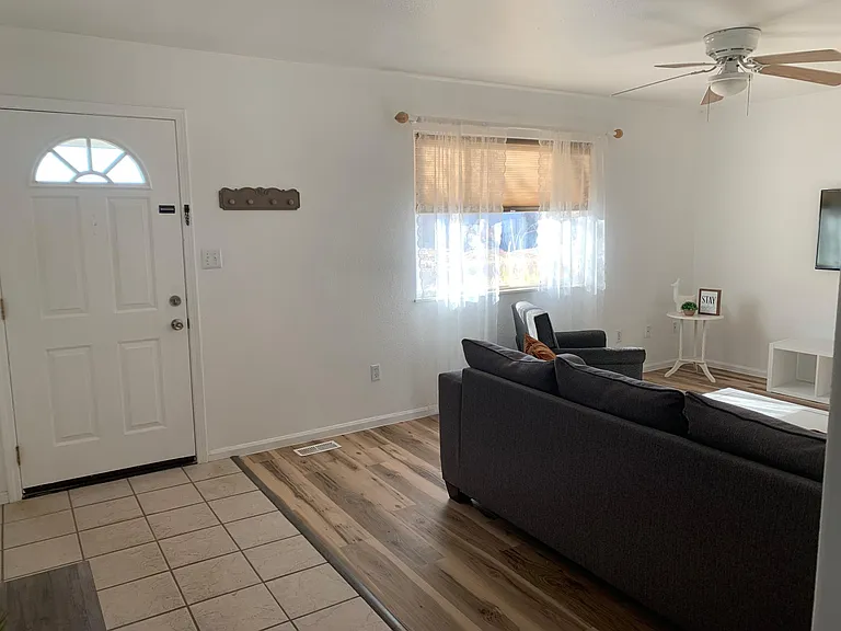 221 W Harmony Dr — Photo 3