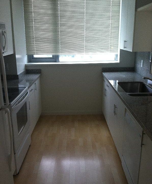2nd image of 98 Landsdowne St #607