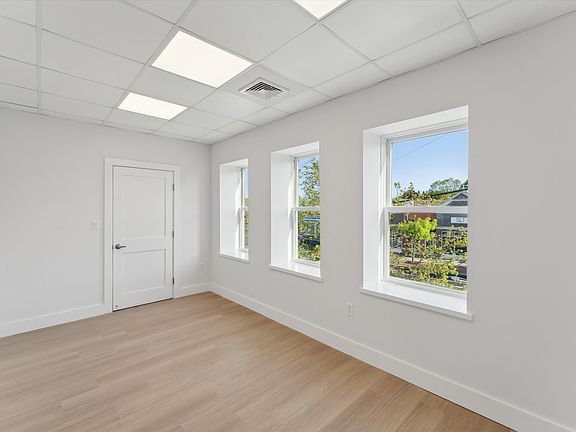 4th image of 3 Windmill Ln