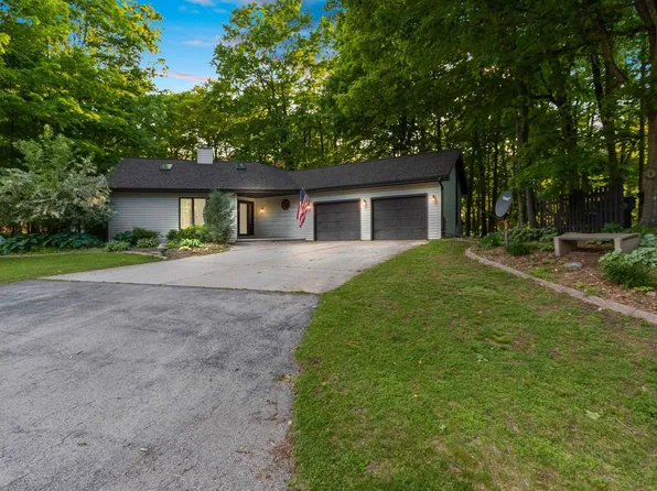 307 Paul Ave, Casco, WI 54205