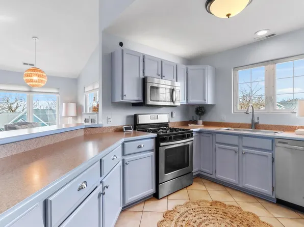 1049 Lakeland WAY #9-47, Lake Geneva, WI 53147