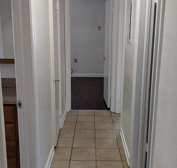 601 N Center St — Photo 5