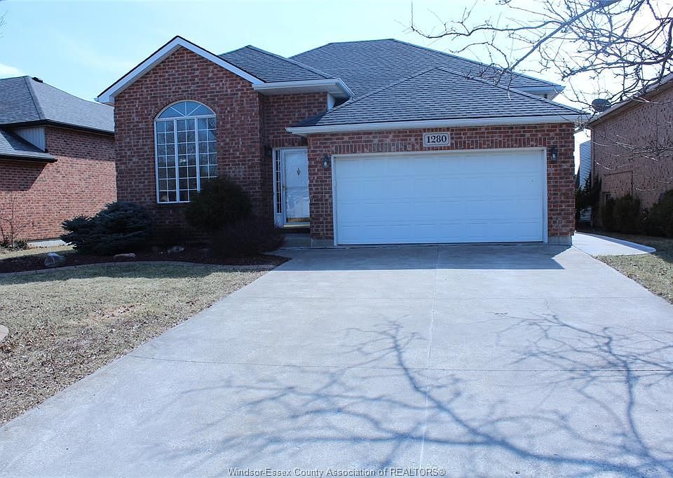 1st image of 1280 Imperial Cres