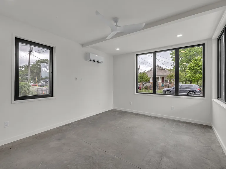 1130 E 14th St #104 — Photo 13