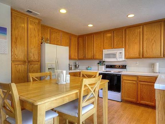 3rd image of 1373 Whittingham Dr