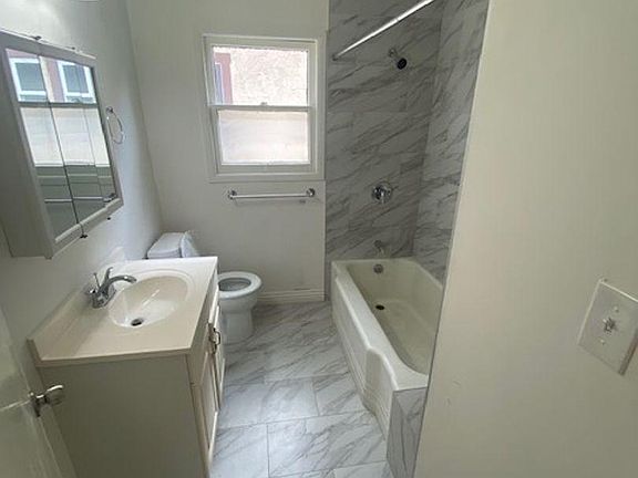 3rd image of 2617 Apple Ave