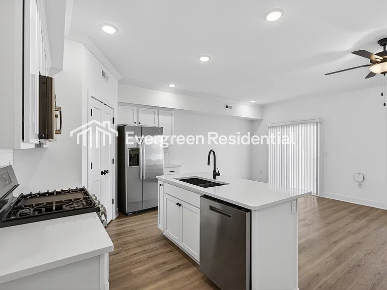 7036 NW 82nd St — Photo 17