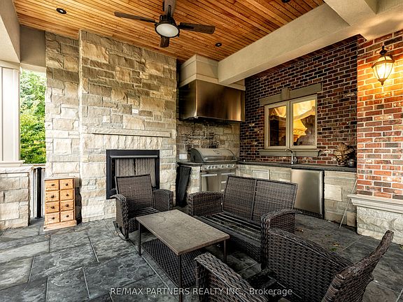 4th image of 68 Maple Grove Ave