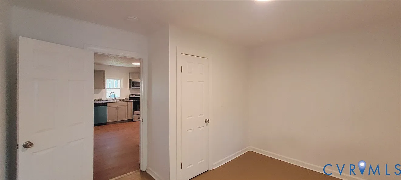 5 bed, 2.0 bath, 1508 sqft, $2,200 — Photo 2