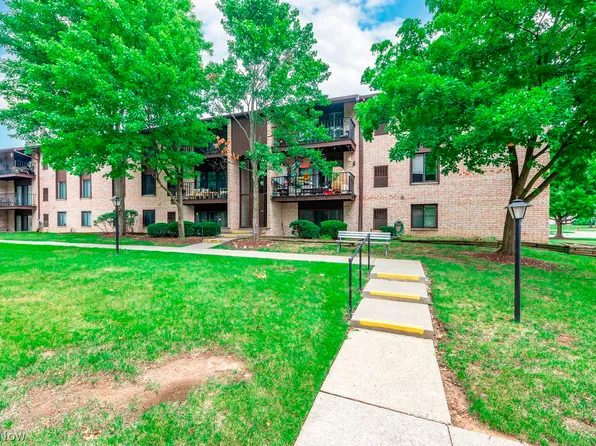 16390 Heather Ln APT 301, Cleveland, OH 44130