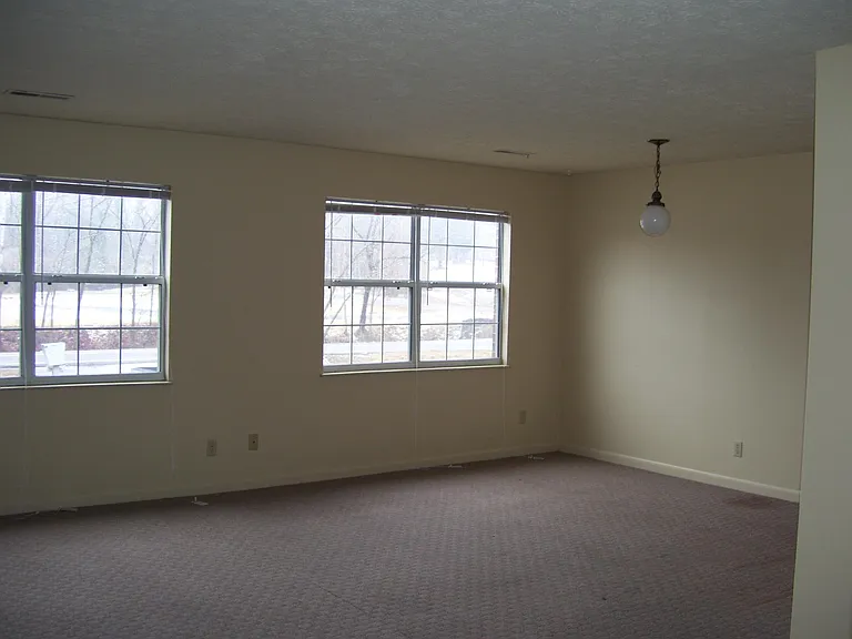 925 McArthur Rd #4 — Photo 5