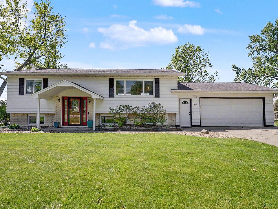 1st image of 2019 Greenhill Dr