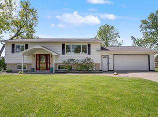 2019 Greenhill Dr, Cedar Falls, IA 50613