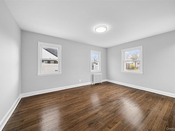 4th image of 141 Booth Street