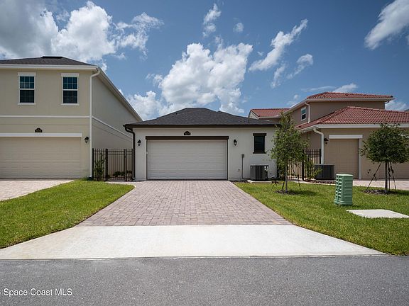 3rd image of 7629 Allure Dr