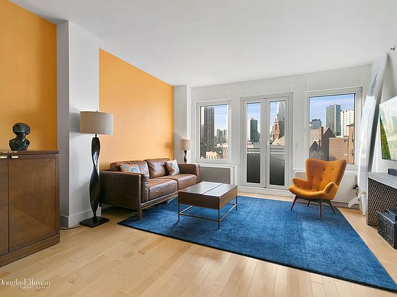 4th image of 1050 Jackson Ave APT 5C