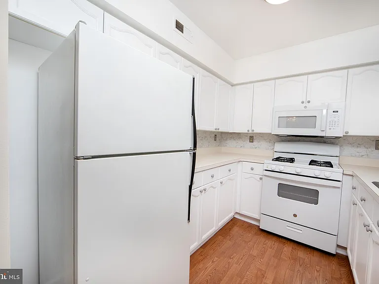 5025 Rebecca Fell Dr — Photo 9