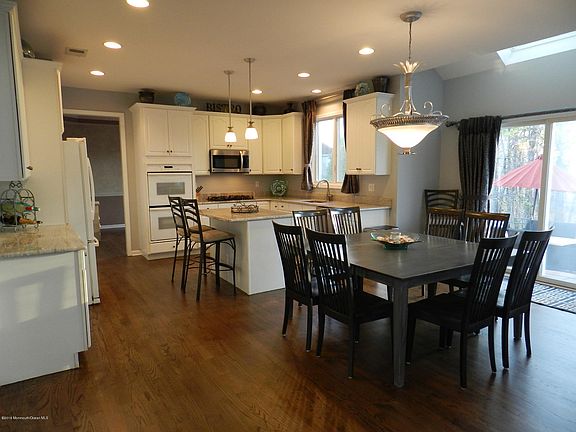 4th image of 440 Brentwood Avenue