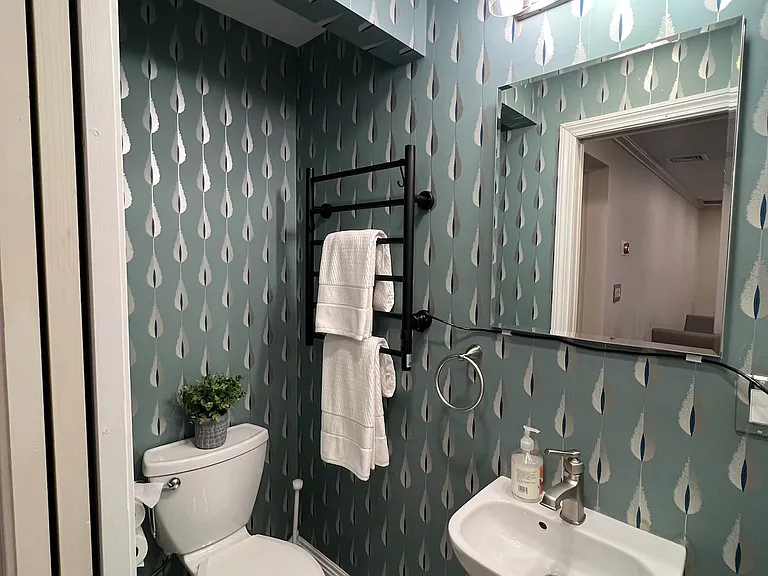 147 Lowell Ave — Photo 9