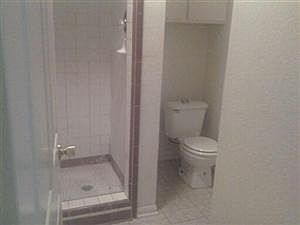 4th image of 1004 W Camp Cir