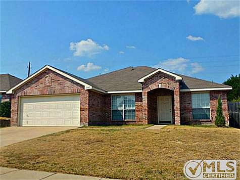 2nd image of 1049 Cove Hollow Dr