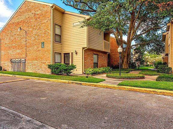 2nd image of 936 Memorial Village Dr #41