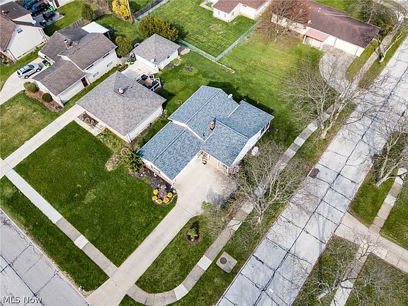 4th image of 6033 Sweet Birch Dr