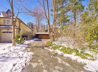 74 Don River Blvd, Toronto, ON M2N 2M9