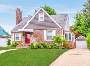 1320 Larboard Ct, Uniondale, NY 11553