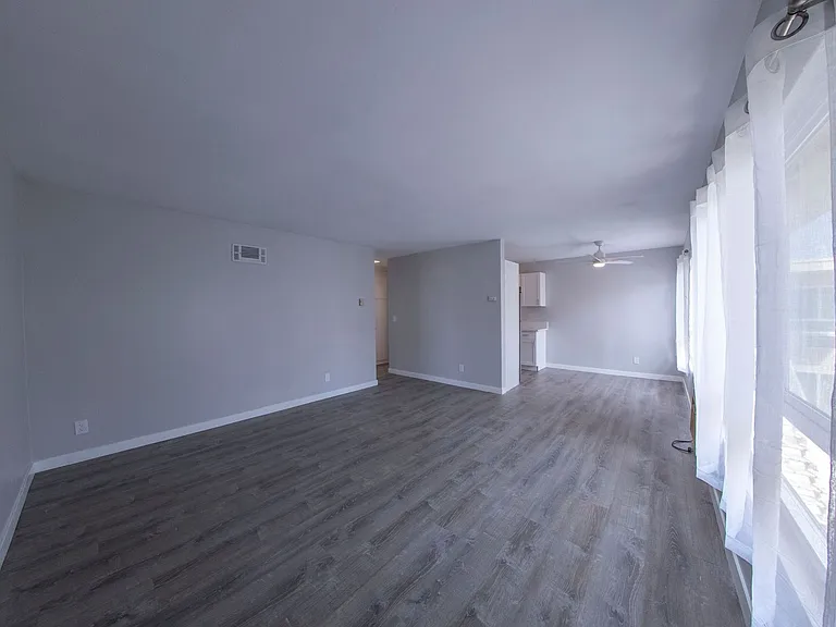4101 Park Pl Apts — Photo 6