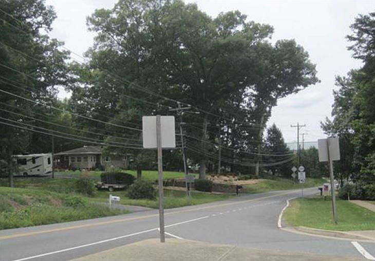 2nd image of 56 Hope Rd