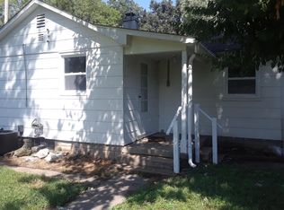 216 E Poplar St, Mascoutah, IL
