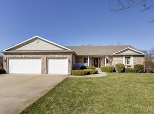 1102 Wedgewood Ct, Decatur, IL 62526
