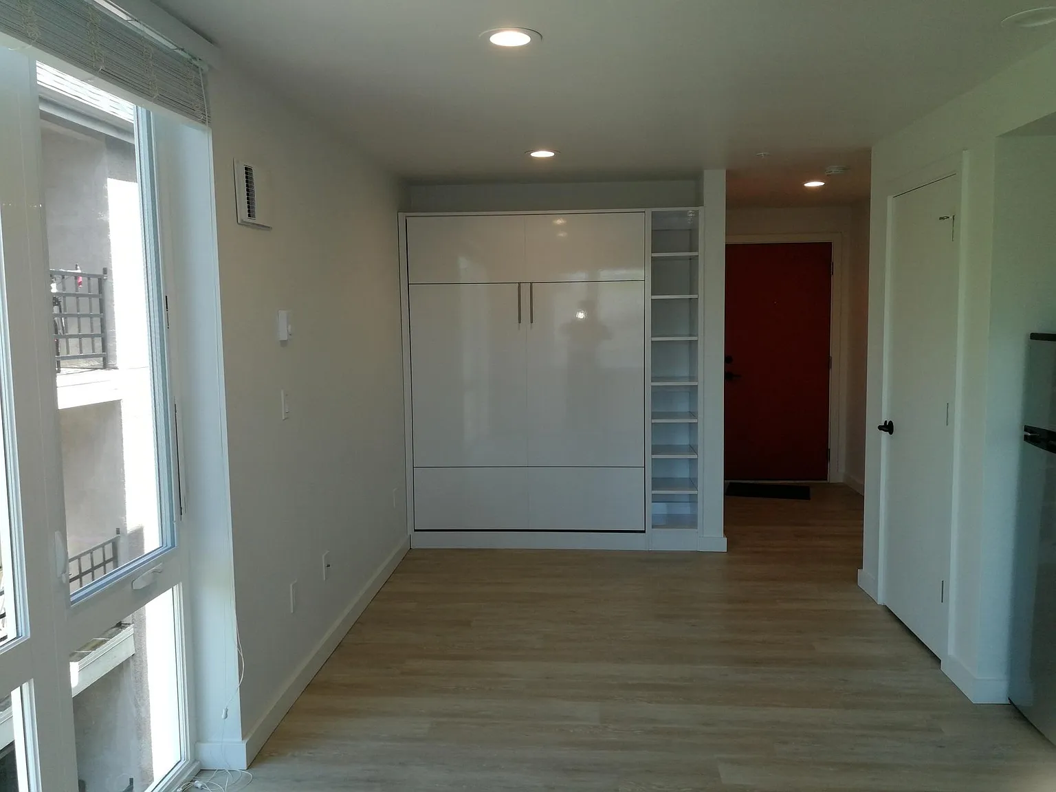 4252 8th Ave NE — Photo 4
