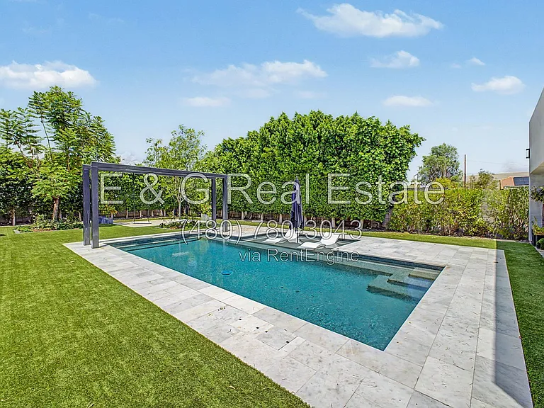 2312 E Curnow Dr — Photo 1