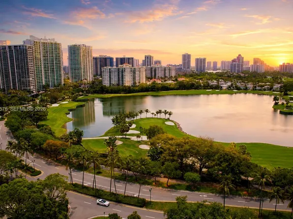 3675 N Country Club Dr, Aventura, FL