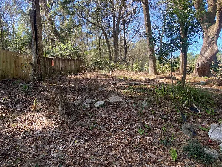 1064 Longstreet Dr — Photo 7