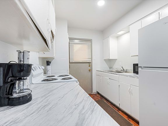 3rd image of 5645 Gaston Ave #31