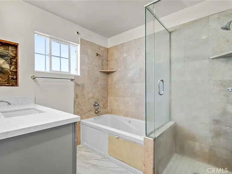 712 W Longden Ave — Photo 14