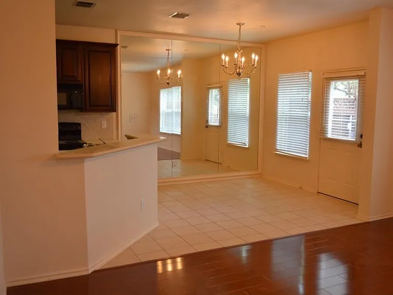 8605 Brunswick Dr — Photo 3