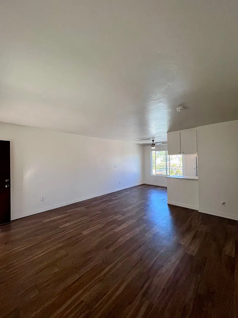 Spacious Upper 2br/2ba- Prime Location Near Kensington! $1000 Off First Full Month! — Photo 3
