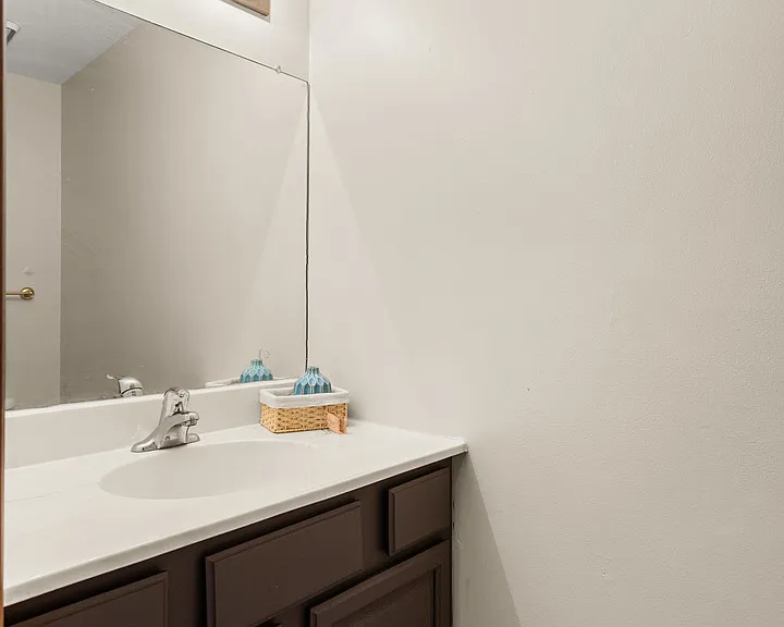 3128 Quincy Ln — Photo 10